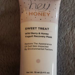 SWEET TREAT - Wild Berry & Honey Yogurt Recovery Mask 70ML $40